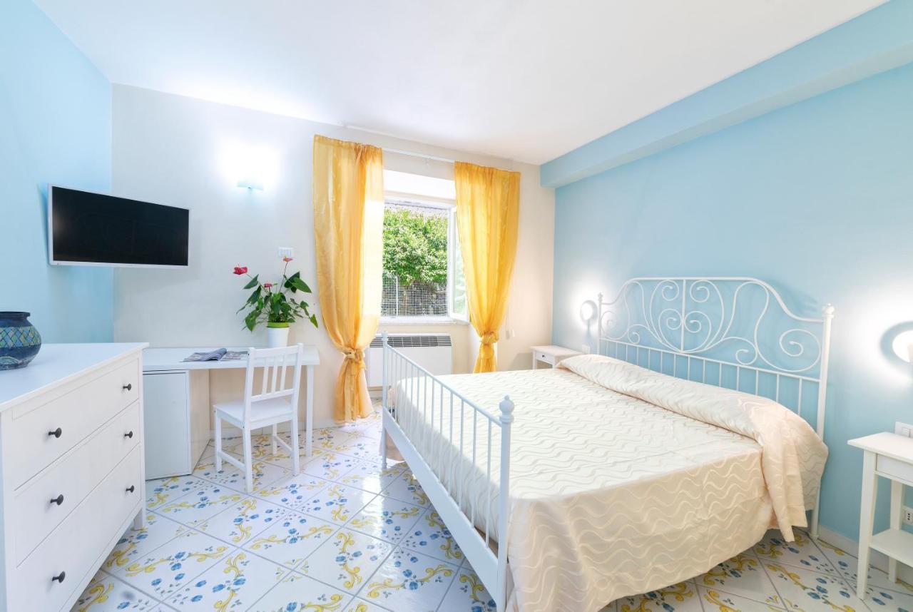 Hotel Il Nespolo Казамиччола-Терме Экстерьер фото