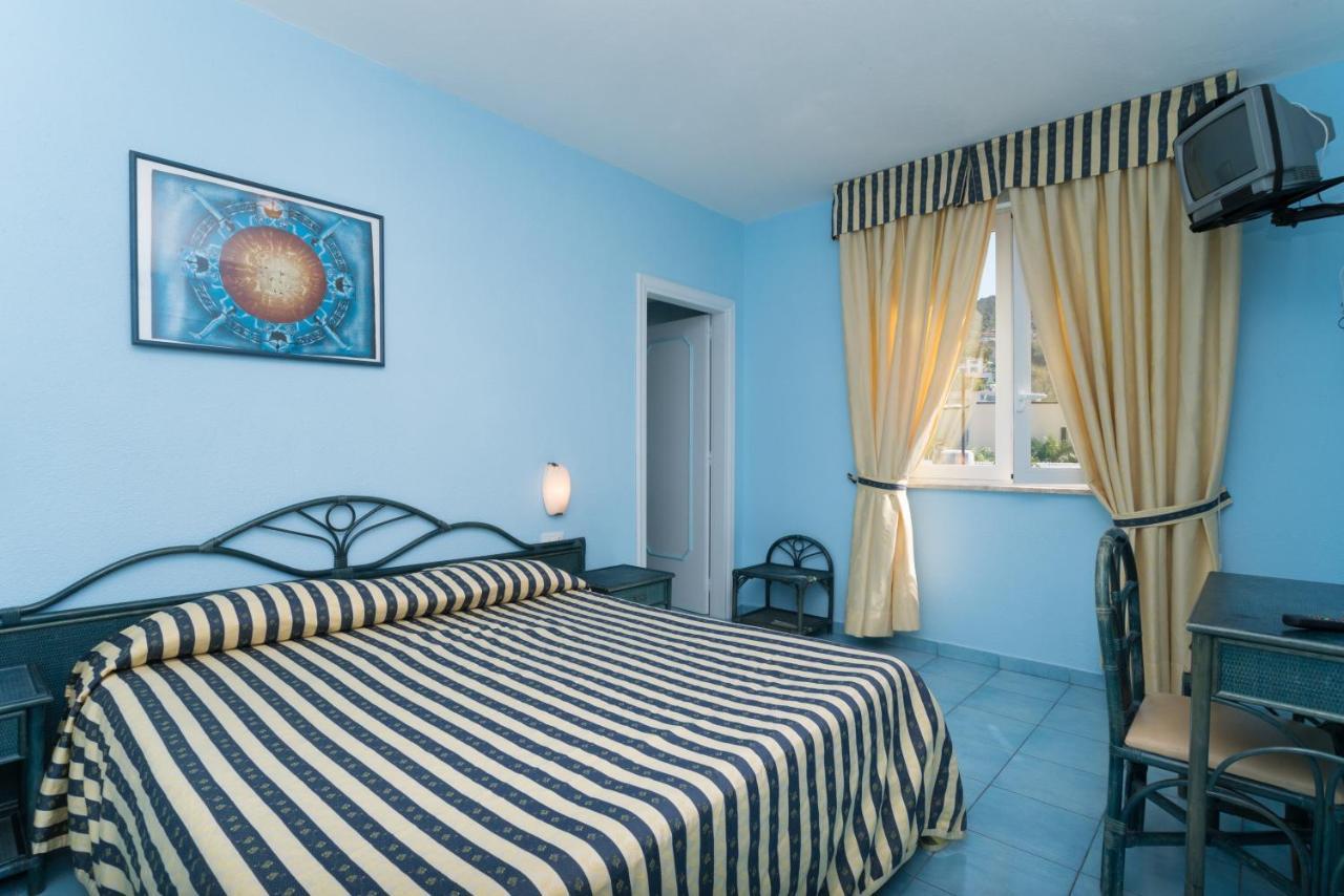 Hotel Il Nespolo Казамиччола-Терме Экстерьер фото