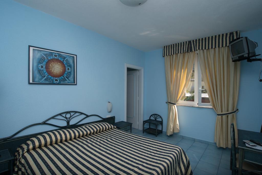 Hotel Il Nespolo Казамиччола-Терме Экстерьер фото